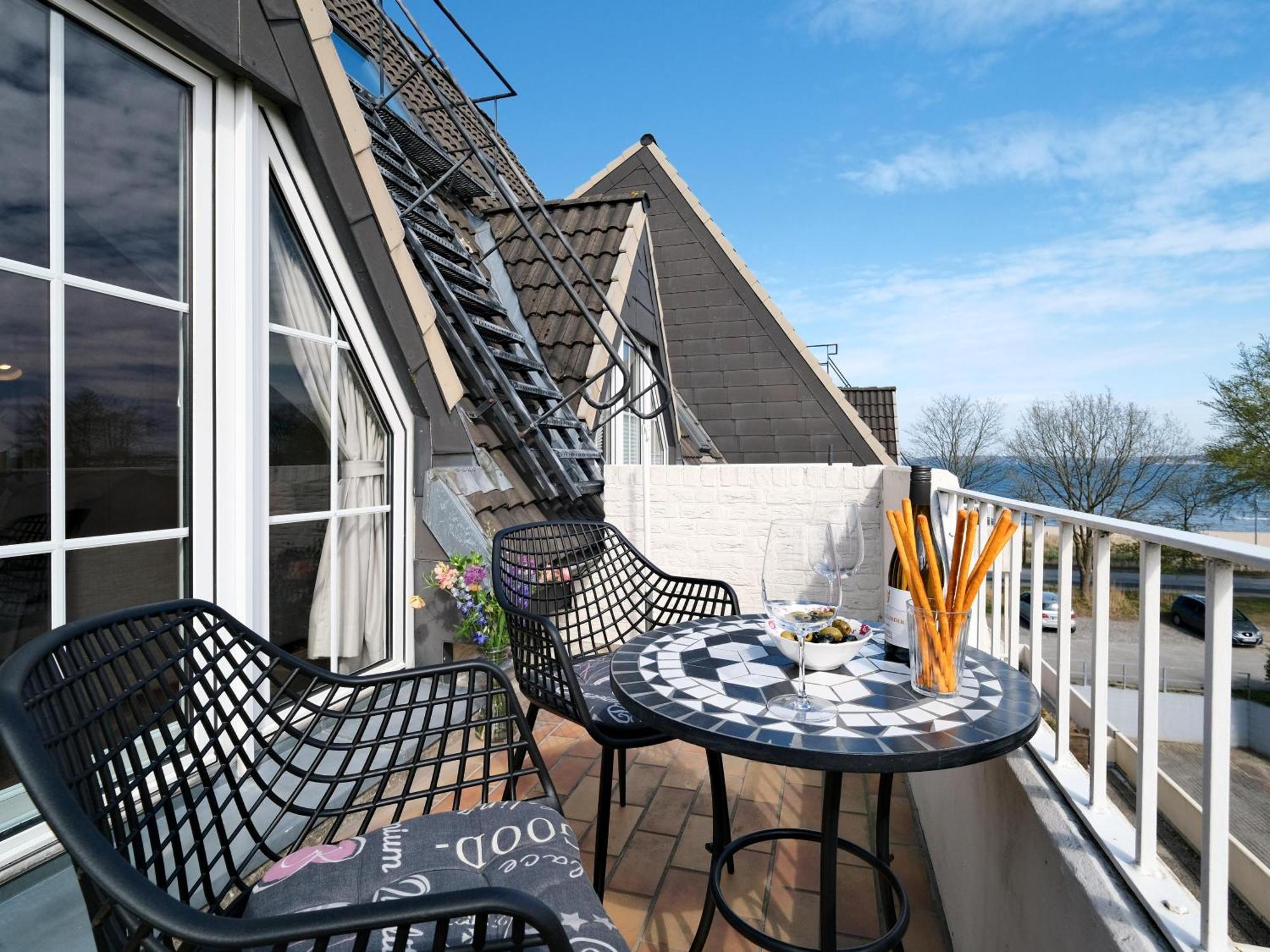 Smile, Wunderschoene Wohnung Direkt Am Strand 哈里斯莱 外观 照片